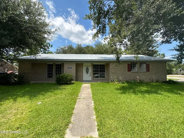 4811 Coronada Ave, Pascagoula, MS 39581