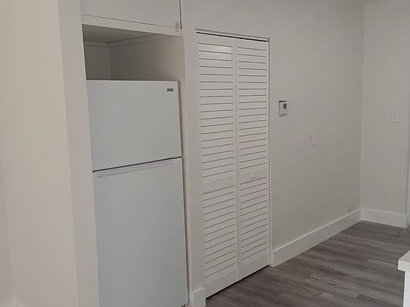 5th image of 2929 NW 47th St #2931