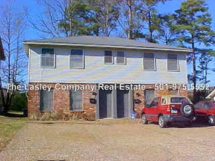 210 Oak Ln #B