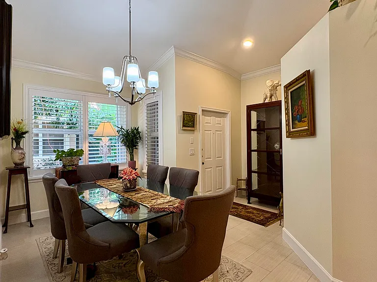 315 Coral Trace Ln — Photo 4