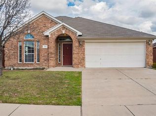 7411 Fossil Creek Dr, Arlington, TX 76002