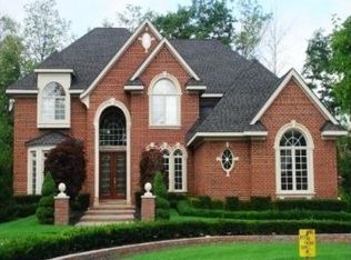 1497 Clear Creek Dr, Rochester Hills, MI 48306