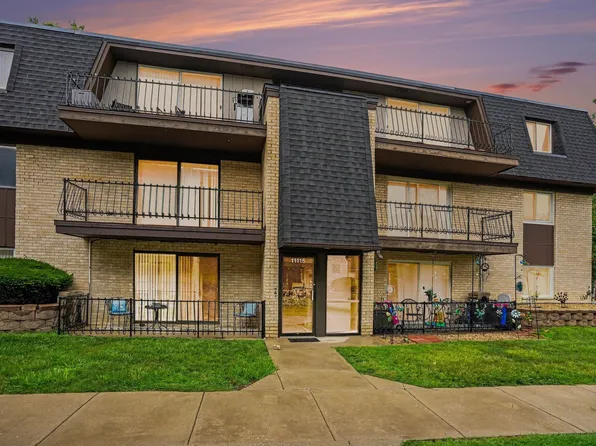 11115 S 84th Ave APT 2B, Palos Hills, IL 60465