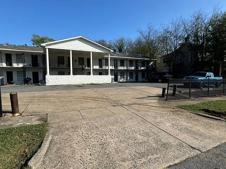 2201 Scott St — Photo 1