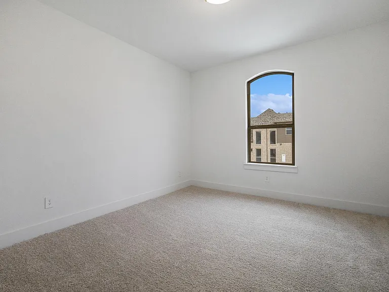 8218 Vitex Ave — Photo 34