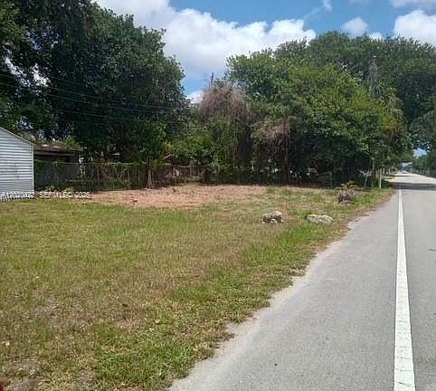 3rd image of 2410 NW 167th St
