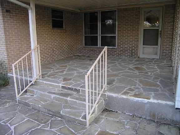 4th image of 2739 Whitewood Dr
