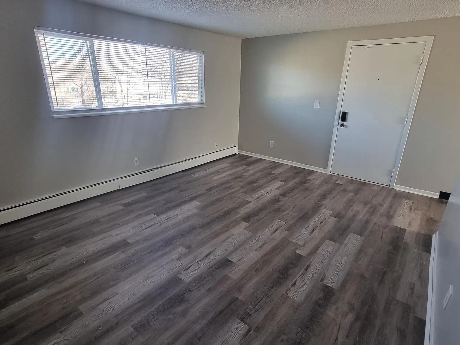 2 bed, 740 sqft, $1,050 — Photo 4