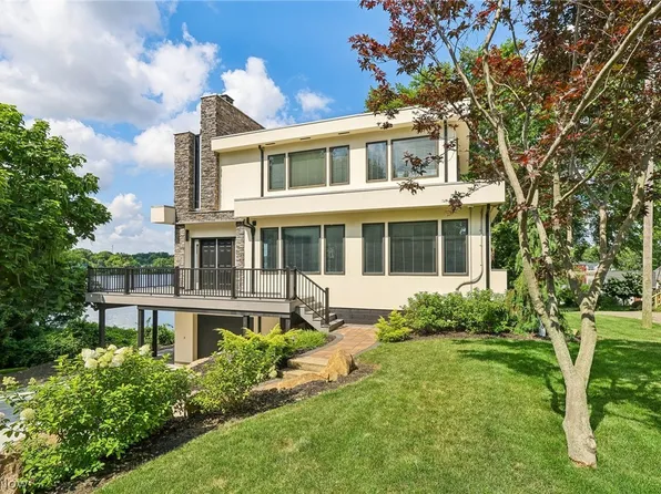 5490 Springlake Rd NW, Canton, OH 44718