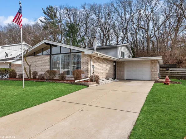 8231 Hickory Ave, Gary, IN 46403