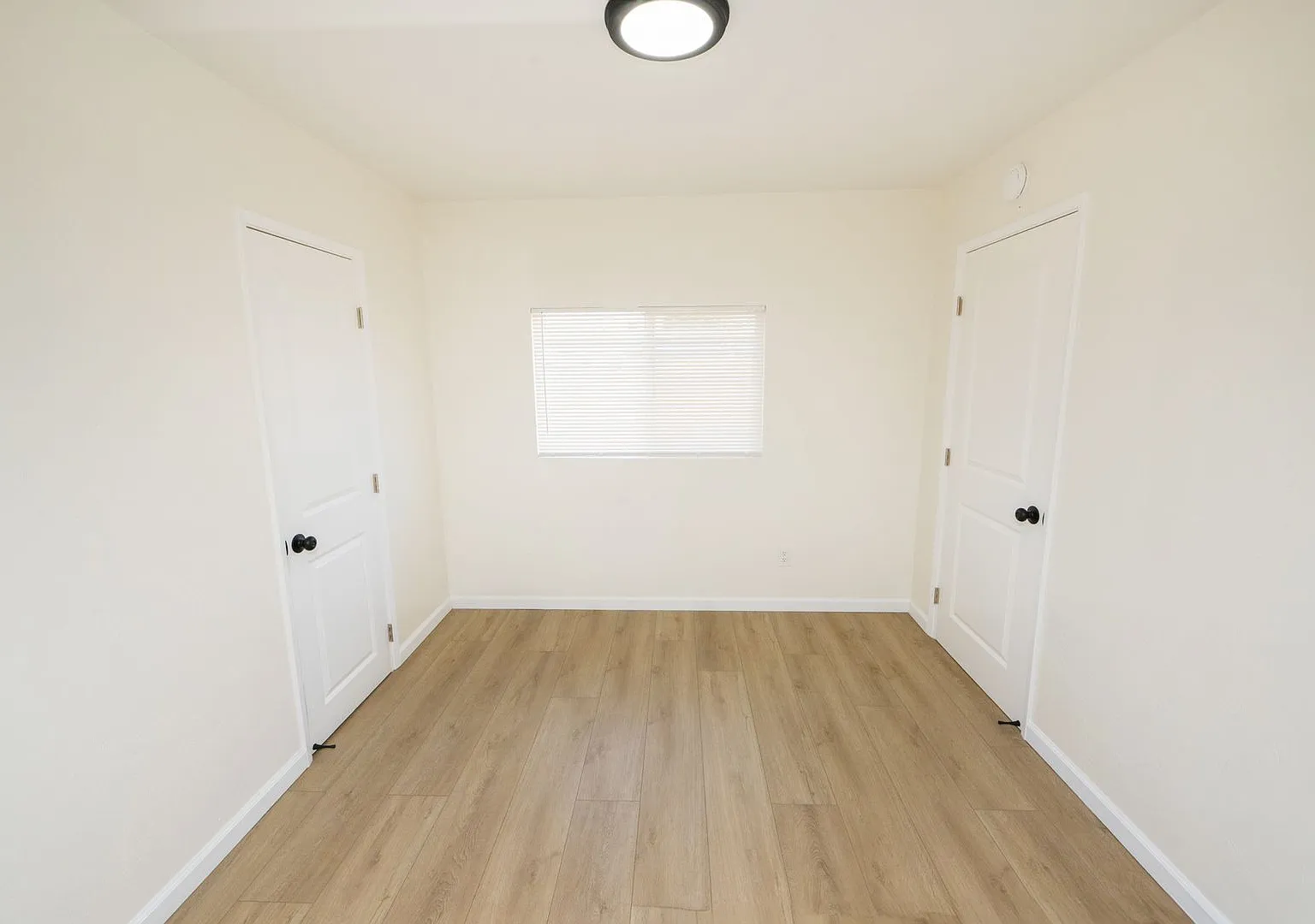 Detached ADU with a yard! Available NOW! — Photo 3