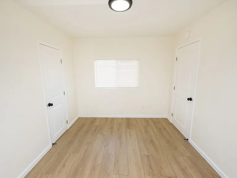 1053 Florence St — Photo 3