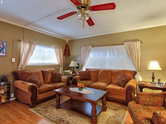 4th image of 8616 SE 28th Pl