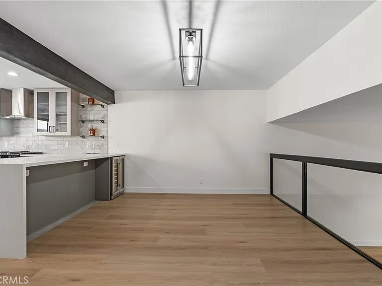 18417 Collins St #D — Photo 15