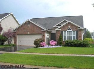 726 Linnet Ln, State College, PA 16803