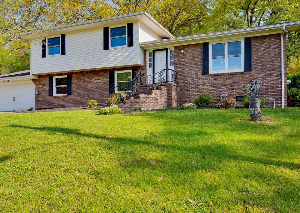 1st image of 903 Brynewood Park Dr