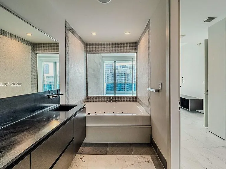 200 Biscayne Boulevard Way #5104 — Photo 7