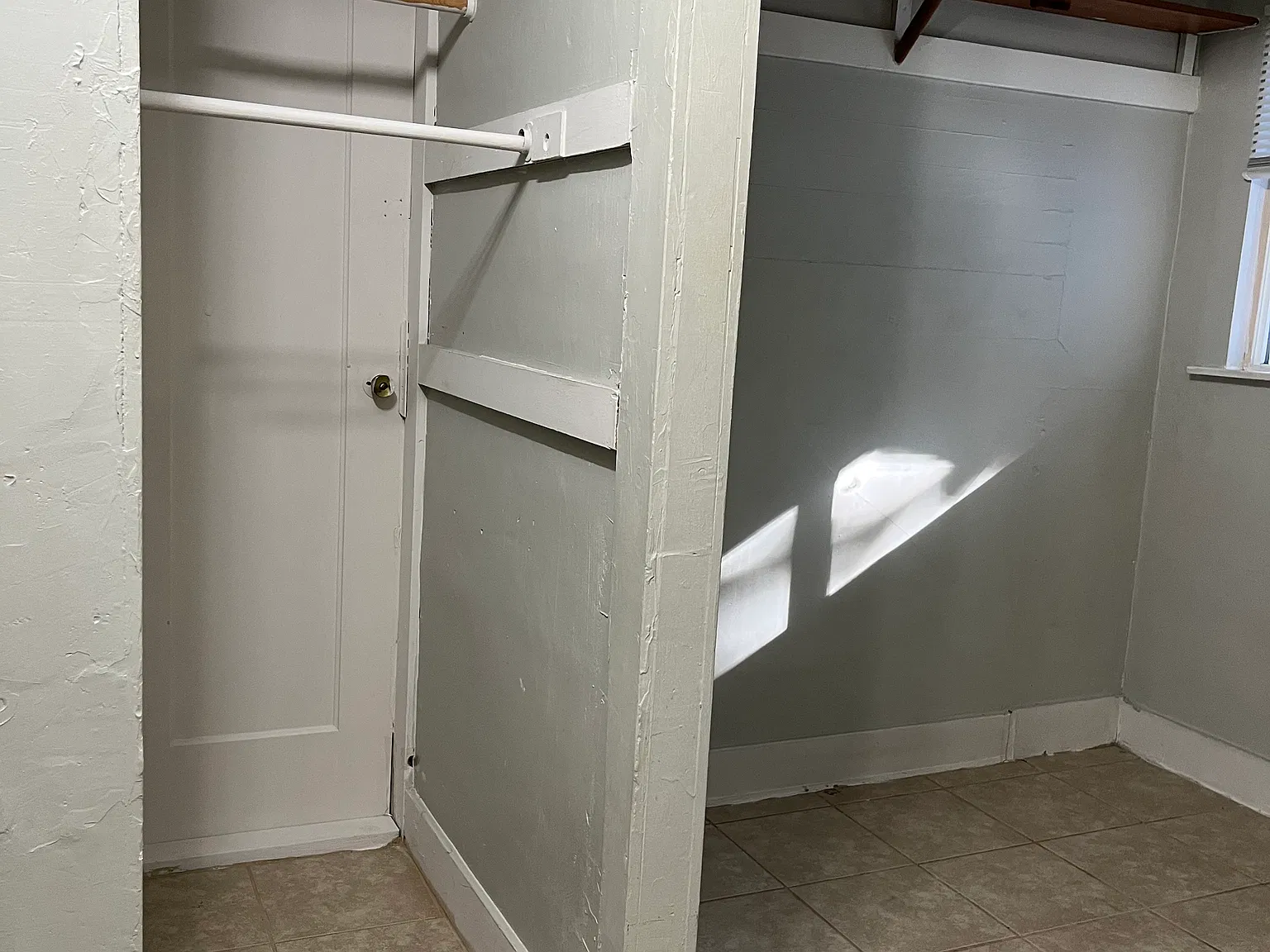 12 bed, 3.5 bath, $600 — Photo 3