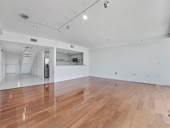 3rd image of 6580 Indian Creek Dr APT 602