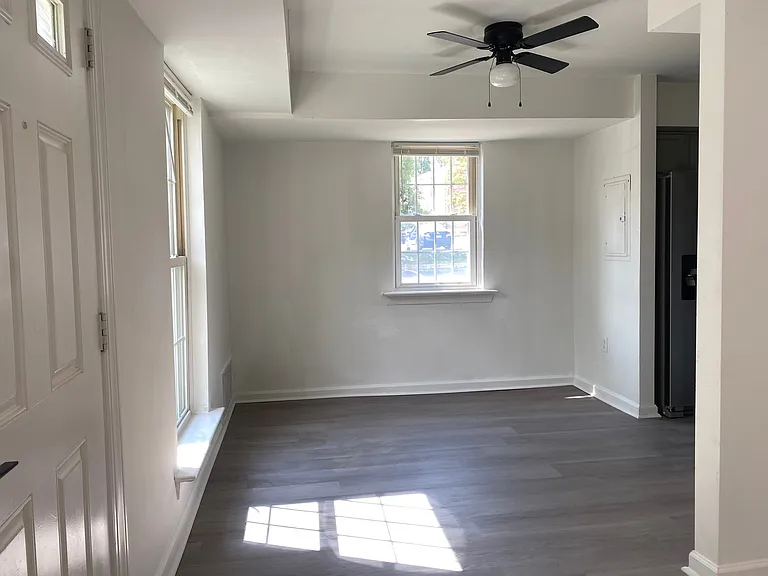 1006 Middleton Pl — Photo 5