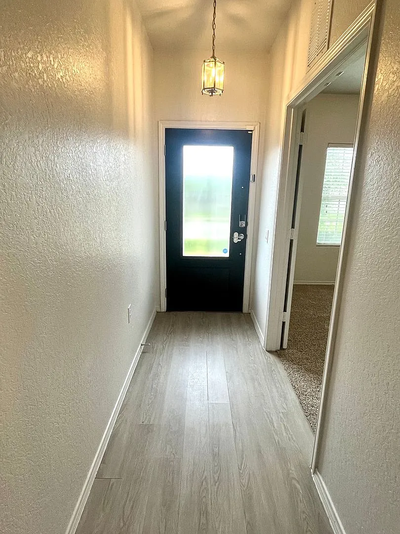 Welcome to This 5BR/ 2.5 BA w/ GameRoom Move-in Ready Home ~ Conveniently Located to RAFB/Ft Sam! — Photo 3