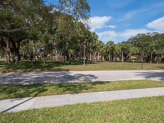 4th image of 280 Kelsey Park Circle