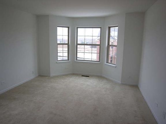5th image of 0N060 Forsythe Ct