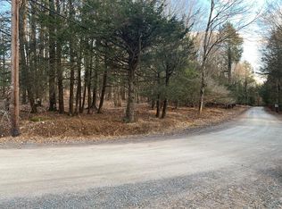 110 Brookview Ln, Greentown, PA 18426