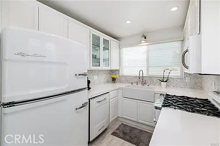 577 Ramona Ave #B — Photo 8