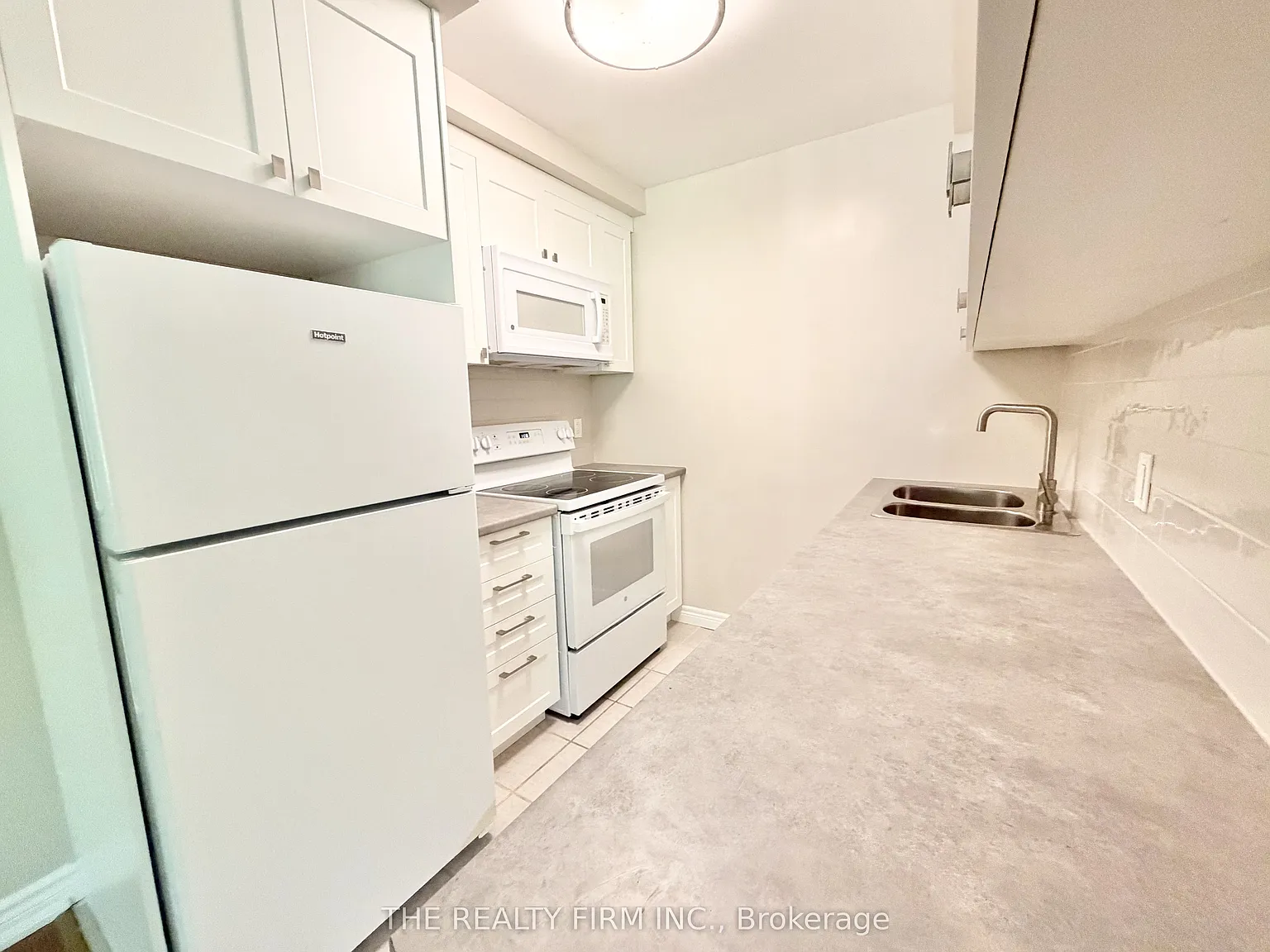 55 Beechwood Pl — Photo 3
