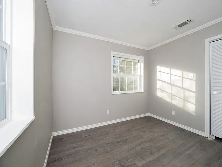 700 N Gladys St — Photo 19