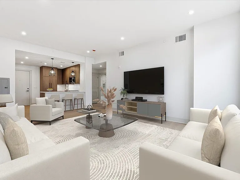 921 Madison St #204 — Photo 4