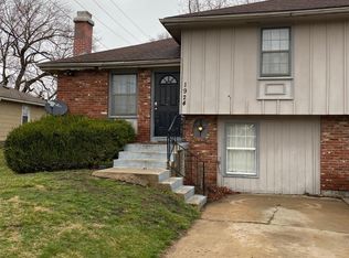 1924 High Grove Rd, Grandview, MO 64030