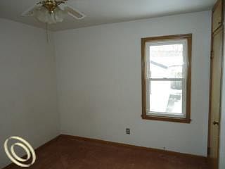 4th image of 9980 W Parkway St