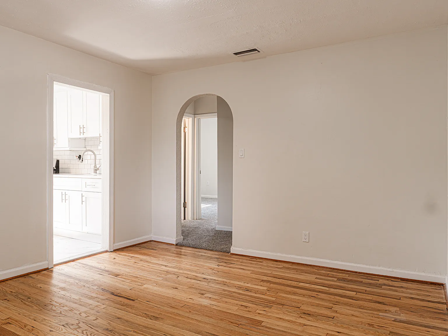 2 bed, $2,300 — Photo 4