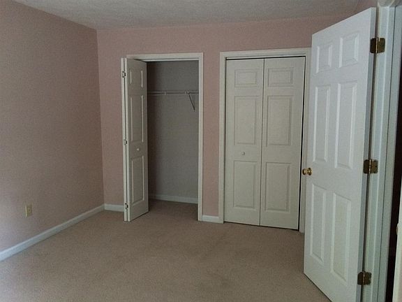 5th image of 243 Kensington Ct
