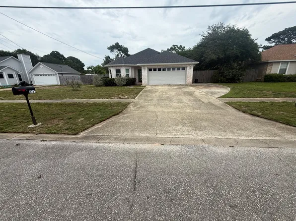 2232 Orion Lake Dr, Navarre, FL 32566