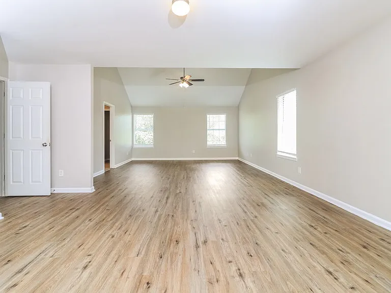 3752 Sunbridge Dr — Photo 12