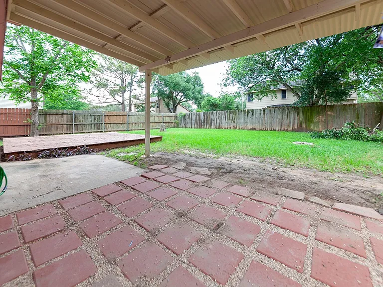 1722 Foxlake Dr — Photo 34