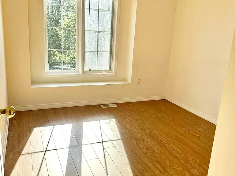 19 Fairlawn Ave — Photo 9