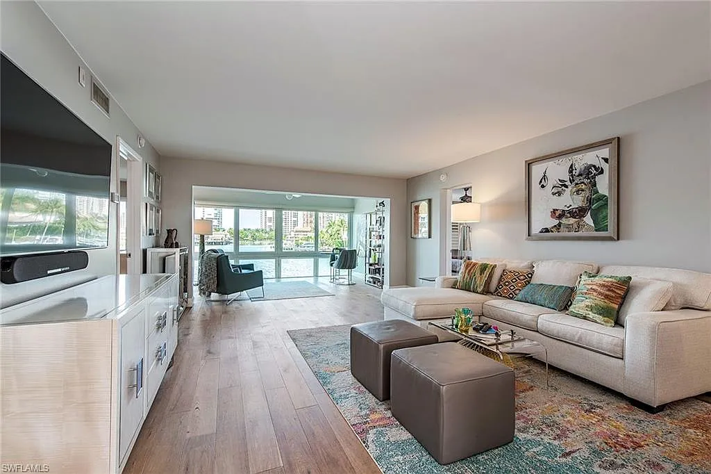 3 bed, 3.0 bath, 1940 sqft, $14,000 — Photo 1