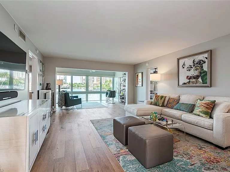 4155 Crayton Rd #203 — Photo 1