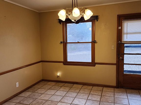 3rd image of 2205 W Elm Ave