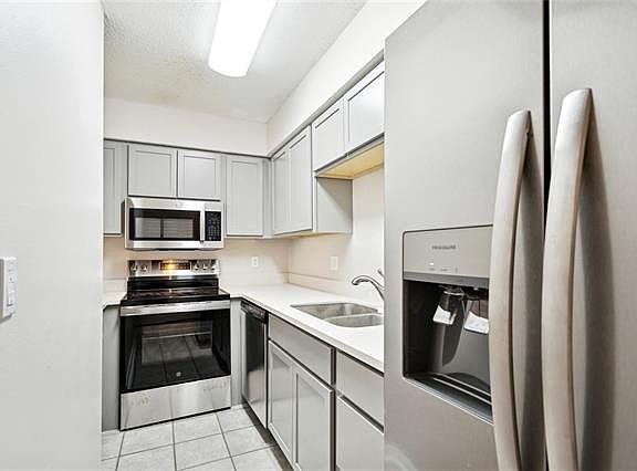 3rd image of 404 Cedarwood Dr