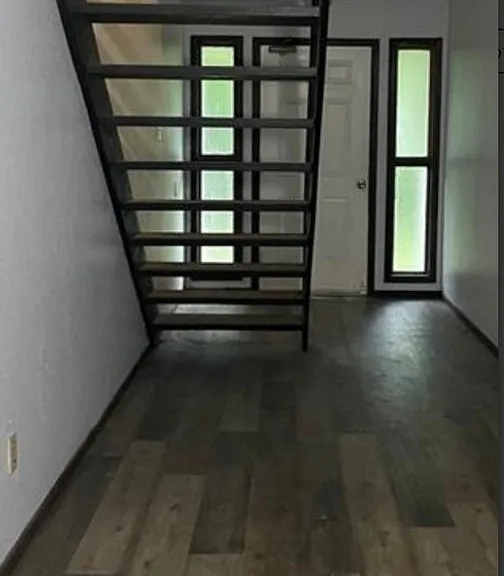 1700 Carthage St — Photo 2