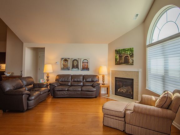 4th image of 16532 S Fox Run Cir #11D