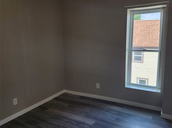 des-moines-iowa-251547434 picture