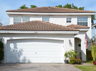 3963 Crescent Creek Dr, Coconut Creek, FL 33073