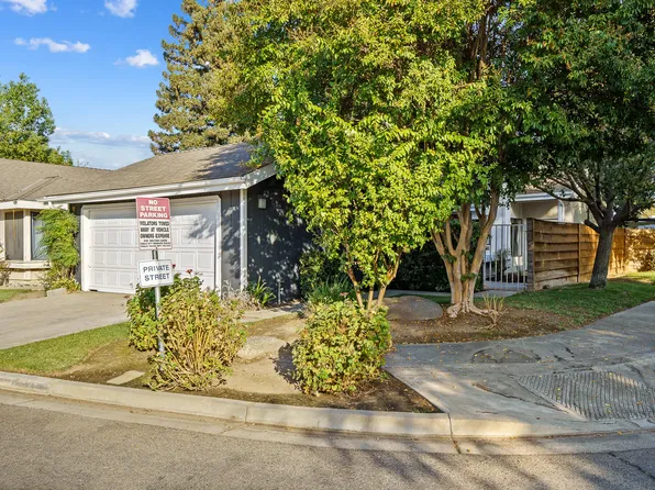 2208 N Pinkham Street, Visalia, CA 93292