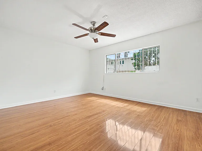 1036 S Bedford St #2 — Photo 11